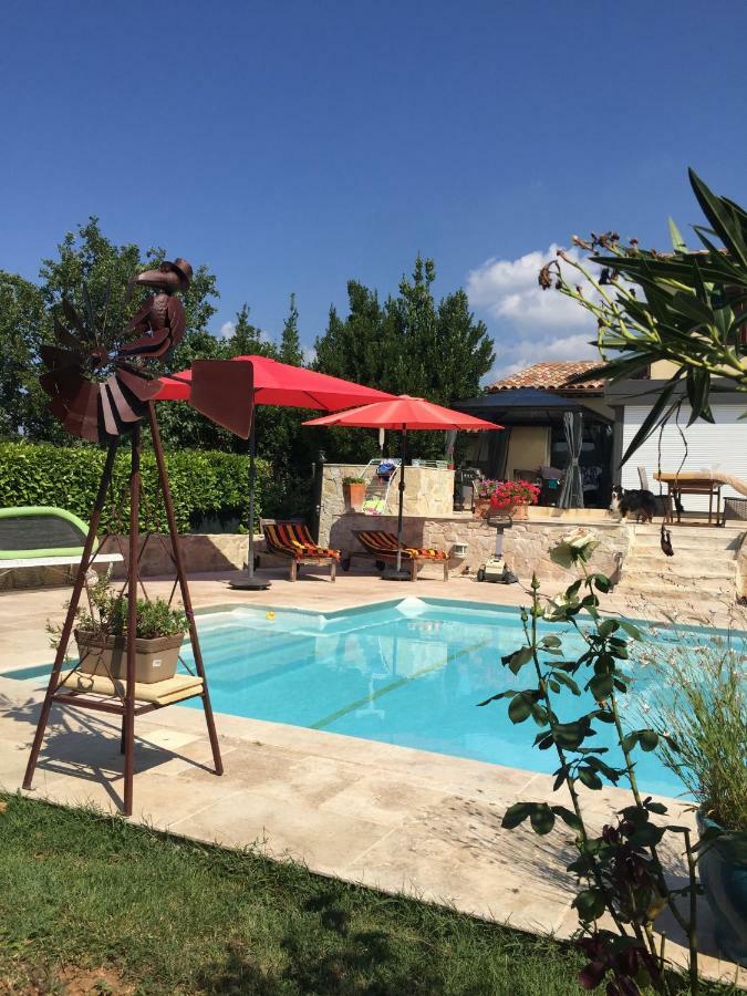 Le Cabanon Des Hirondelles Villa Villecroze Exterior photo